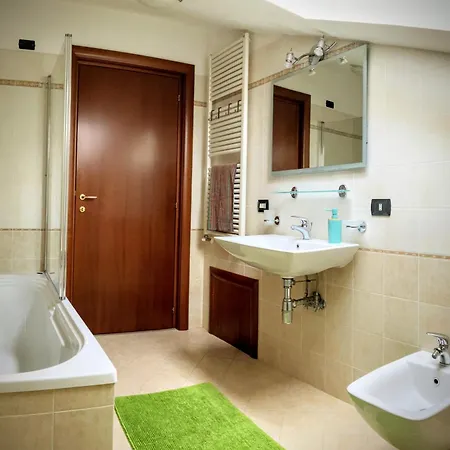 Apartment Iacobhouse, Casa Con Giardino Esclusivo E Parcheggio Privato Con Vista Sul Gran Sasso Castelbasso